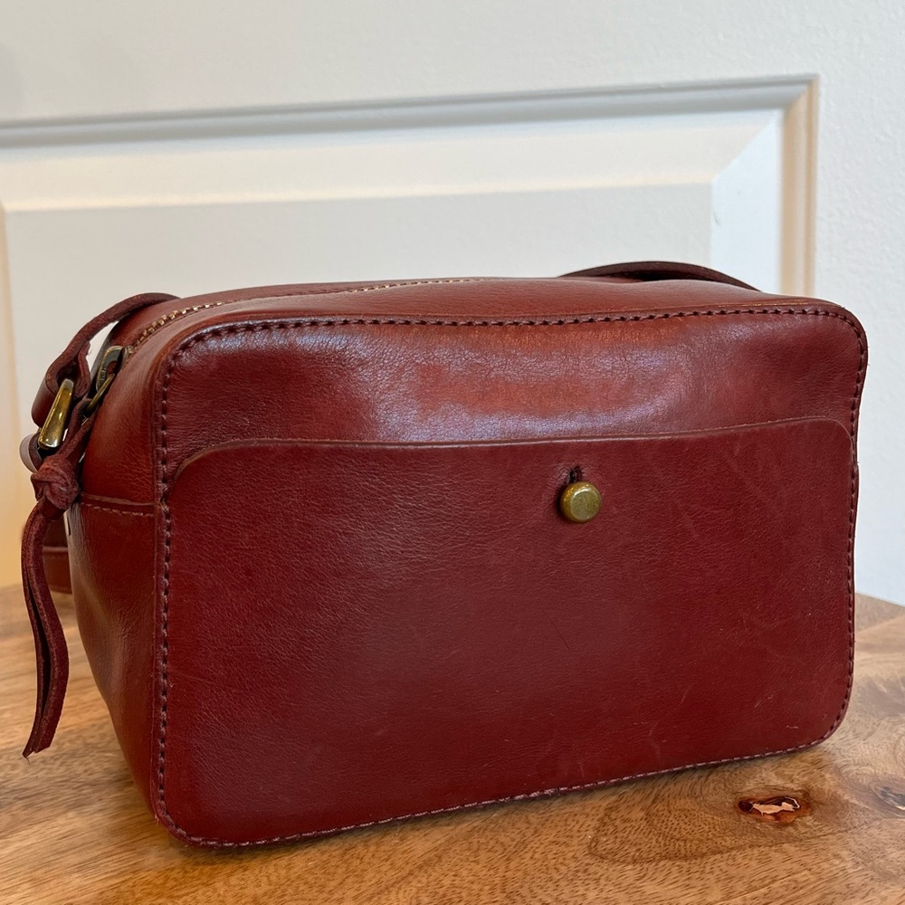 Madewell Transport Manchester Camera Leather Bag in Oxblood